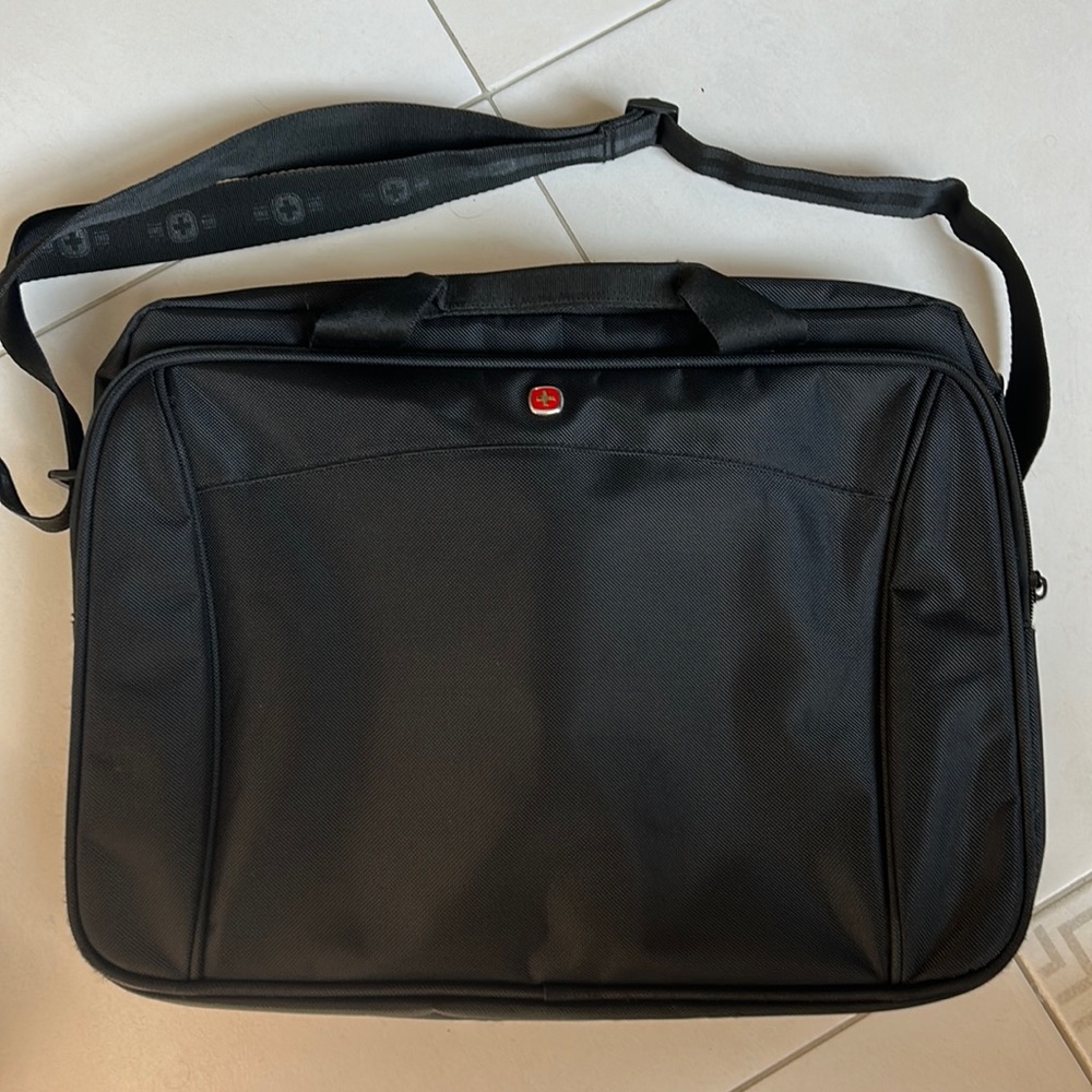 Victorinox Messenger Bag EUC
